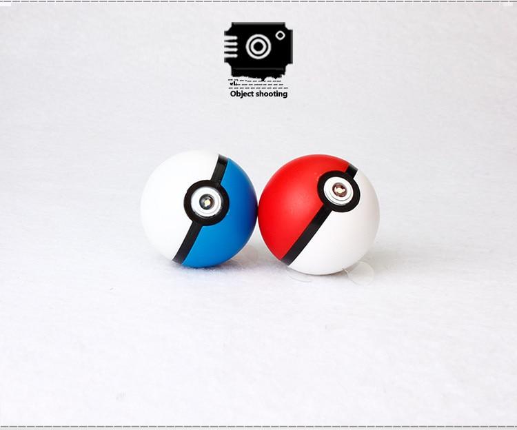 Pokeball Keychain! Shines Light & Plays Music! - nintendo-core