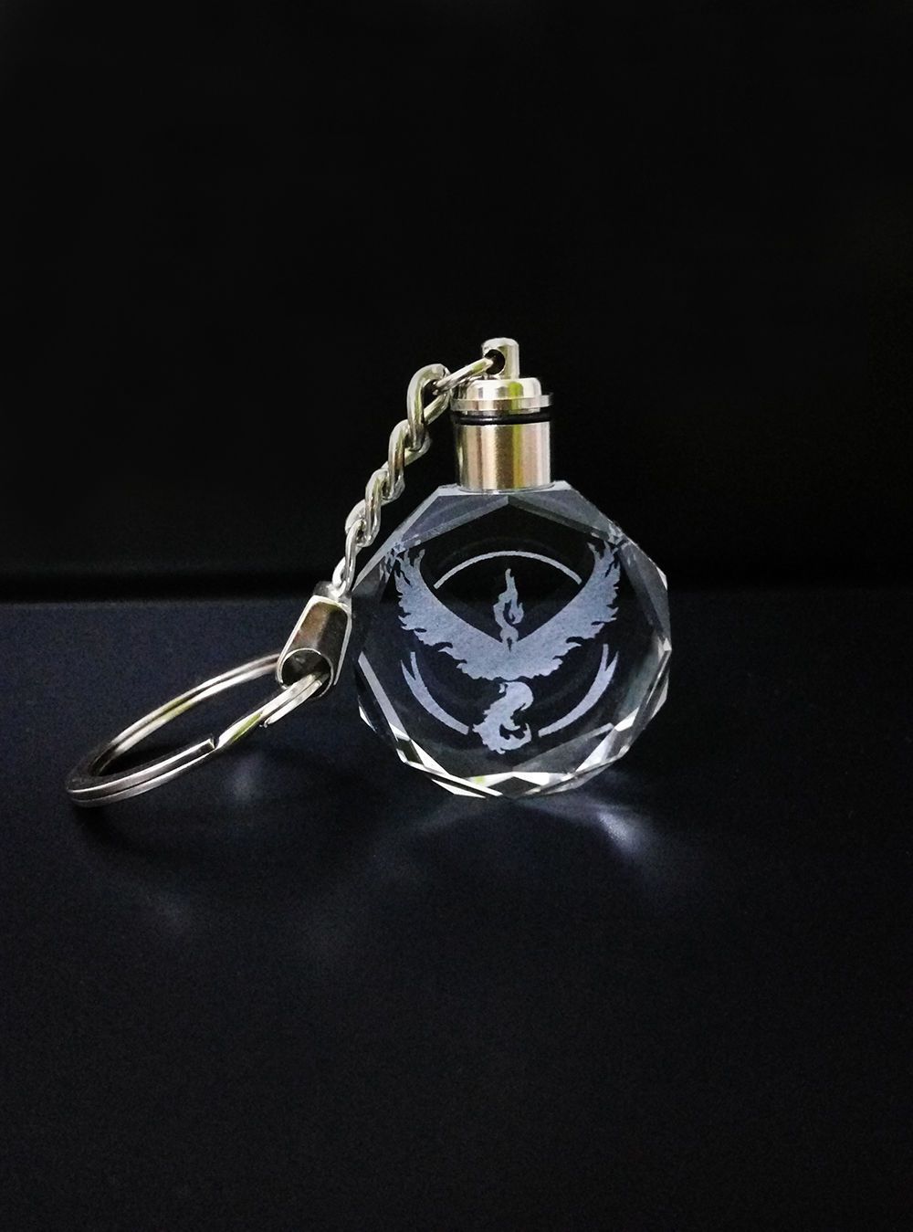 Pokemon Team Valor / Mystic / Instinct LED Keychain / Pendant - nintendo-core
